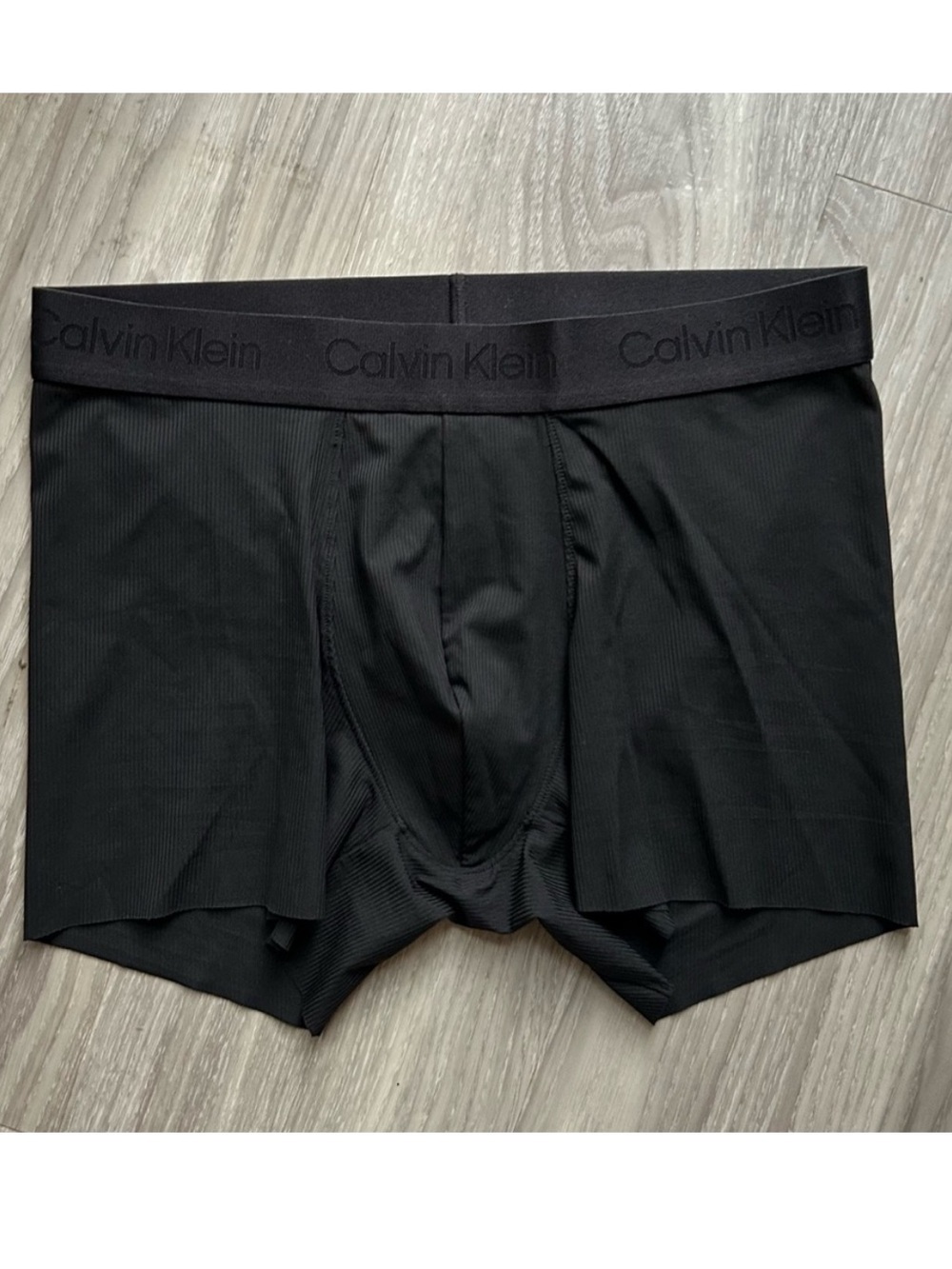 Calvin Klein | Micro Grip Low-Rise Trunks in  Classic Black  (Small) - Picture 11 of 15